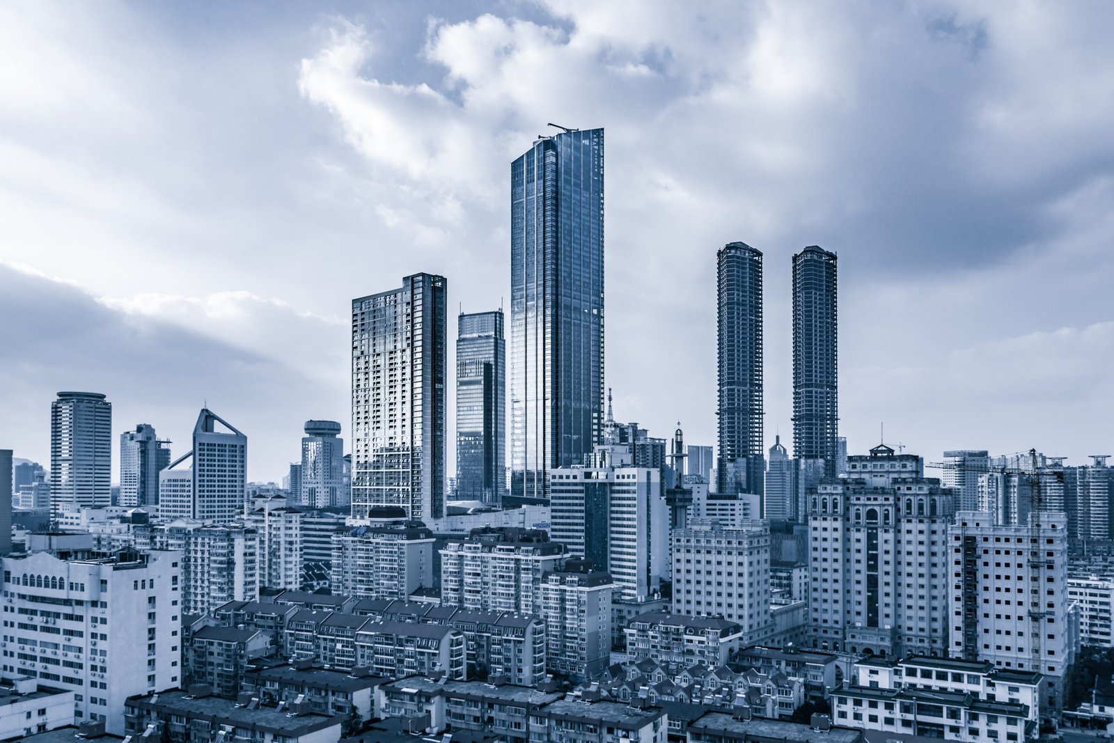 Property Registrations in Mumbai Cross 9,200