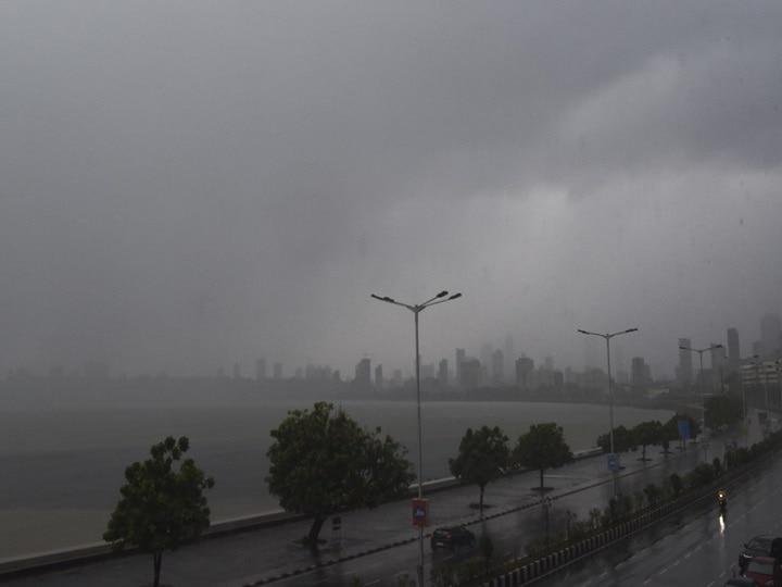 Mumbai Braces for Light Rain and High Tide at 2:42 PM Today