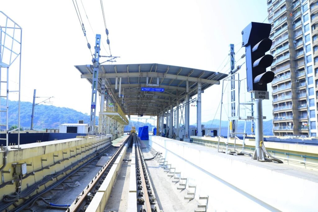 Maintenance bay line on the Thane Metro Line 4 corridor