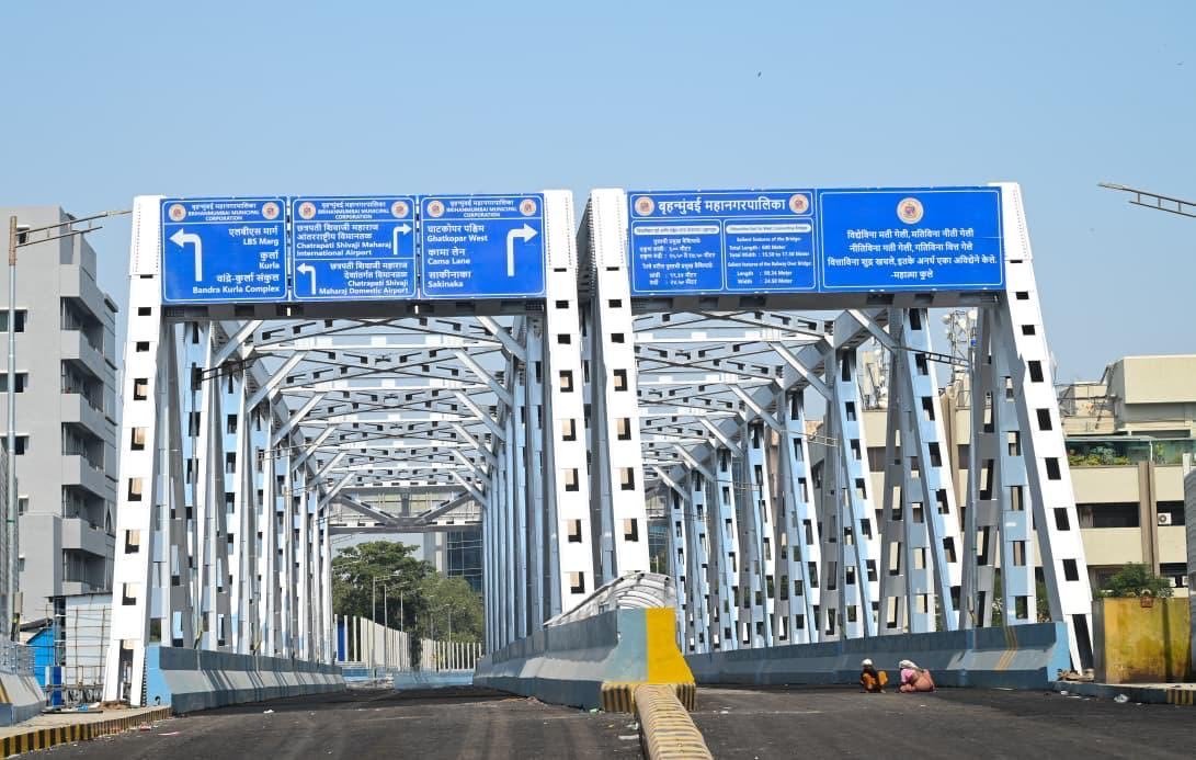 Newly built Vidyavihar railway overbridge in Ghatkopar, Mumbai